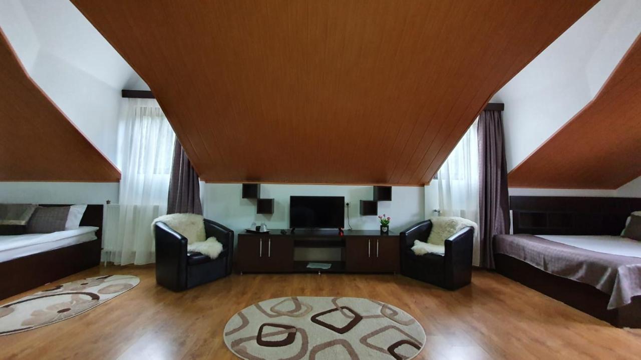 Casa Teleferic Hotel Busteni Ngoại thất bức ảnh