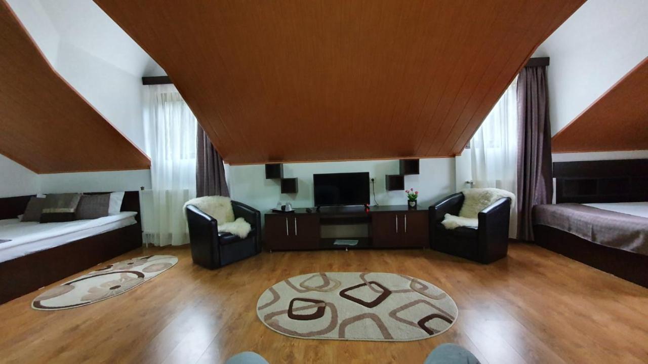 Casa Teleferic Hotel Busteni Ngoại thất bức ảnh